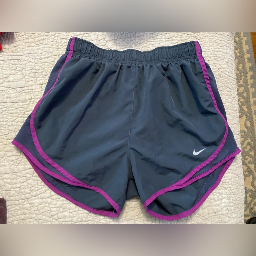 Women’s Nike Tempo 2-in-1 Running Shorts Small